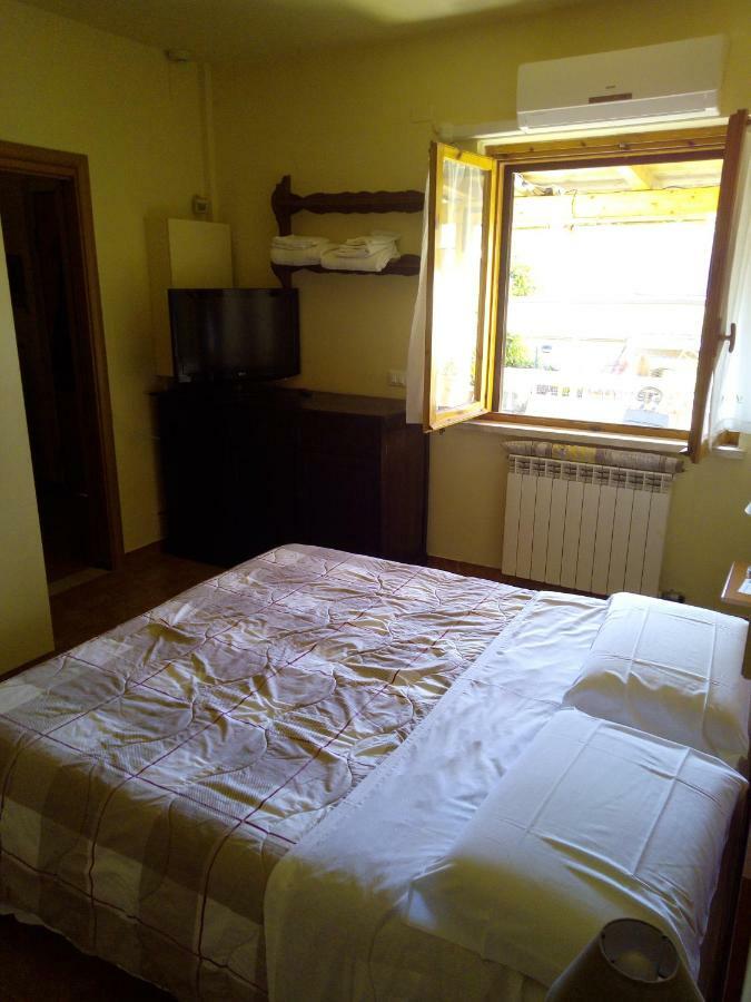 Bed&Breakfast Hotel California Terracina Exterior foto