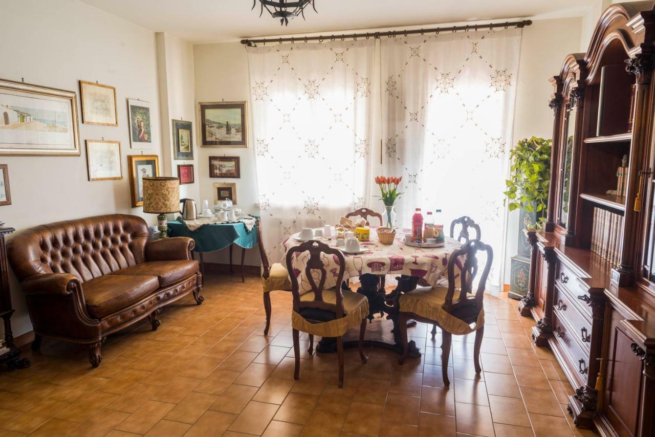 Bed&Breakfast Hotel California Terracina Exterior foto