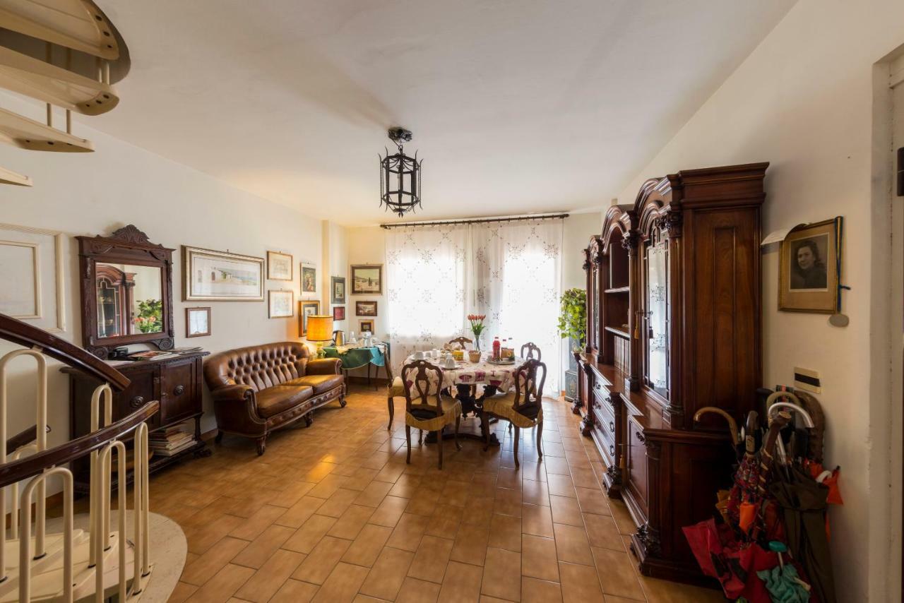Bed&Breakfast Hotel California Terracina Exterior foto