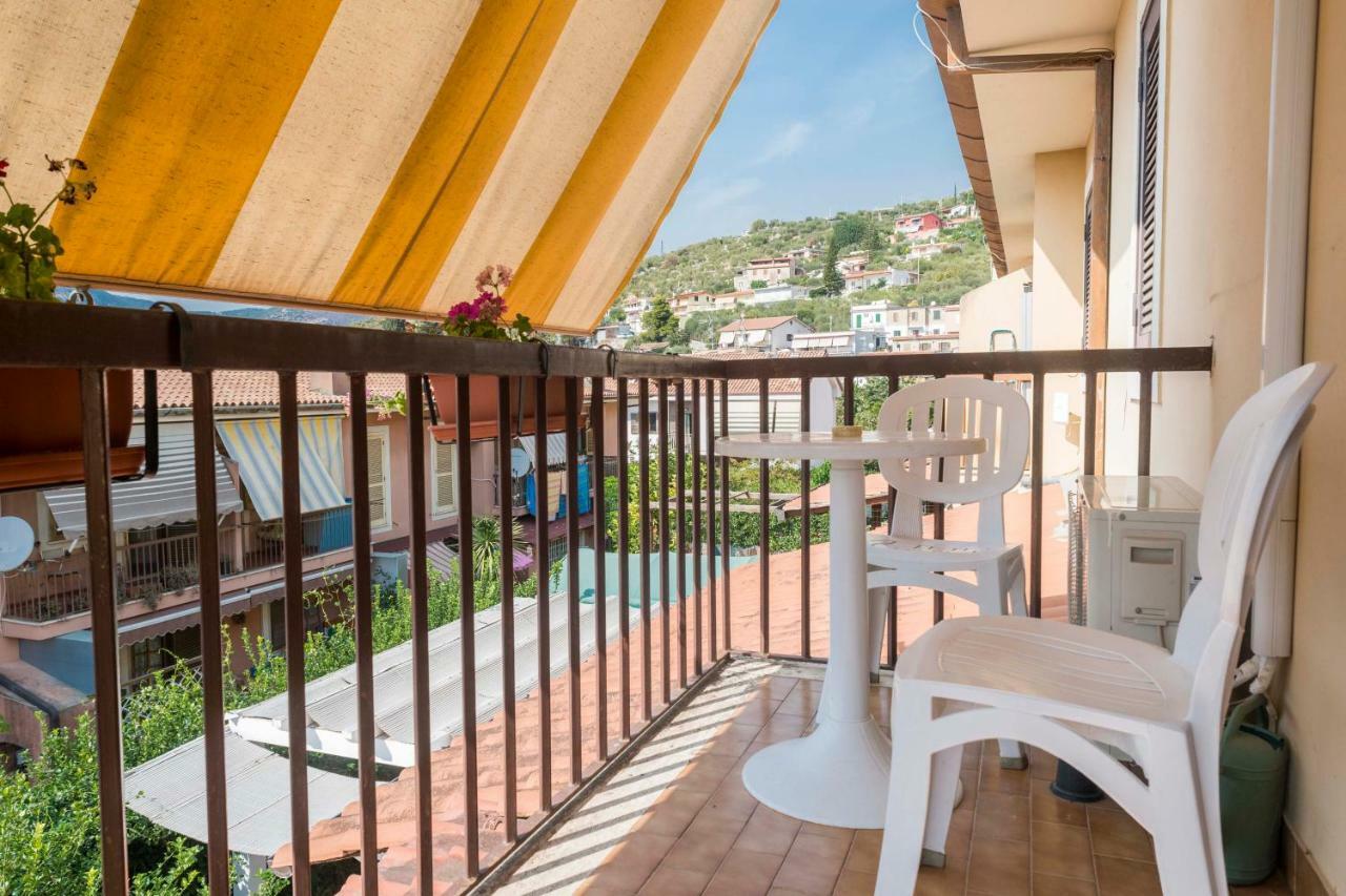 Bed&Breakfast Hotel California Terracina Exterior foto